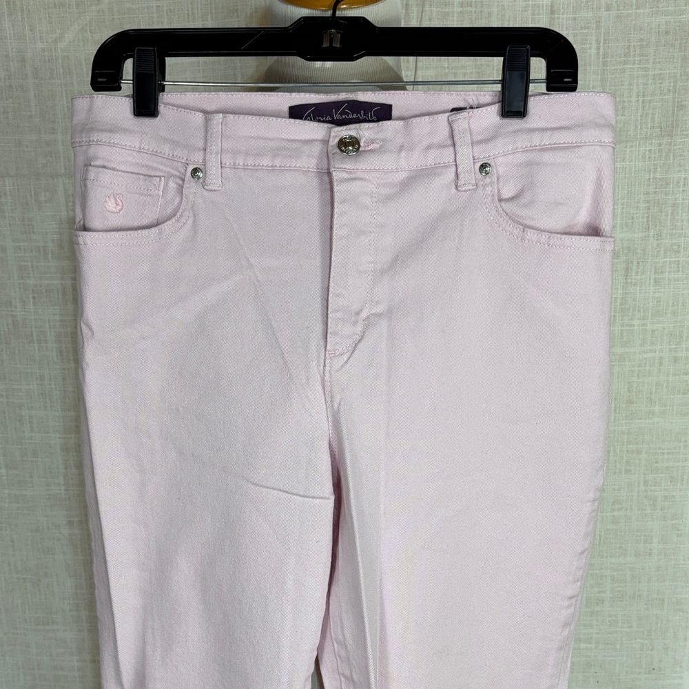 NWOT Gloria Vanderbilt “Amanda” straight-leg ankle jeans - pretty in pink!